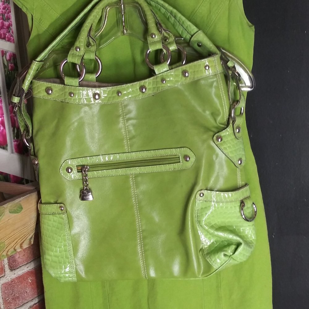 Glorious Green Dress With Magnificent Matching Purse Set - Picture 5 of 5